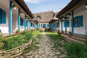 5 Chirpici - Small Traditional Resort