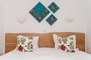 5 Chirpici - Small Traditional Resort