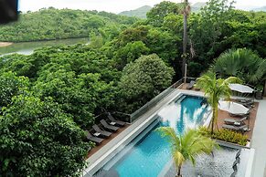 Zuri Resort