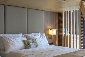 Zuri Resort