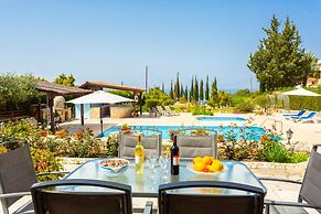 Villa Xenios Dias in Argaka