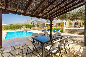 Villa Xenios Dias in Argaka