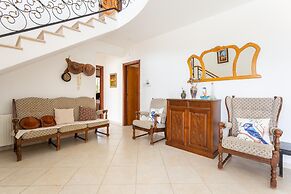 Villa Xenios Dias in Argaka