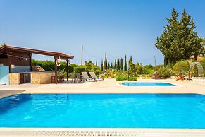 Villa Xenios Dias in Argaka