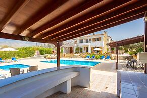 Villa Xenios Dias in Argaka