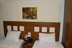 Royal Inn Residence