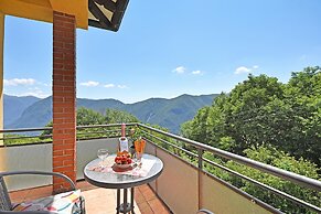 Ca' Gina Panoramica - Monte Bre