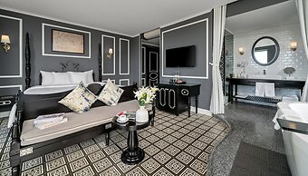 Hotel Del Luna by LUK Global