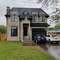 Brand New Basement Apt next to Beach & Go Train