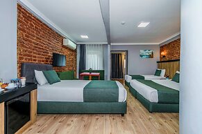 La Pera Suites