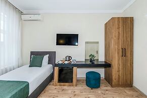 La Pera Suites