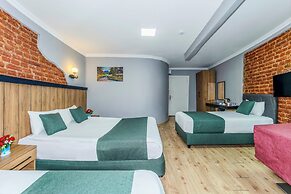 La Pera Suites