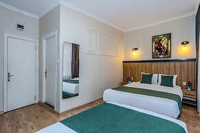 La Pera Suites