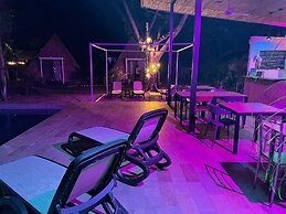 Pyramid Lodge Tamarindo Ramses