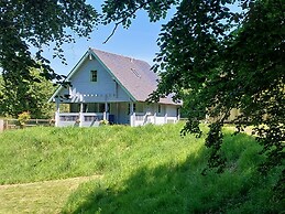 Orchard Lodge