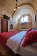 Kapalos Cave Hotel