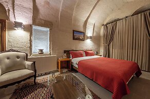 Kapalos Cave Hotel