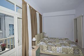 Karboni Hotel