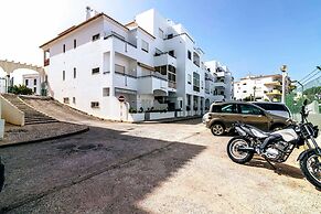 Holiday 1 Bed Apartment With Pool in Albufeira