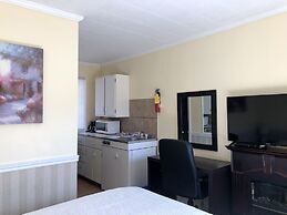 Edgewater Motel & Campground
