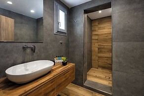 Potamida Suites