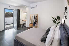 Potamida Suites