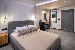 Potamida Suites