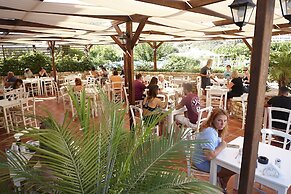 ELEATERRA HOTEL