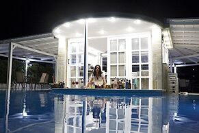 ELEATERRA HOTEL