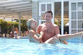 ELEATERRA HOTEL