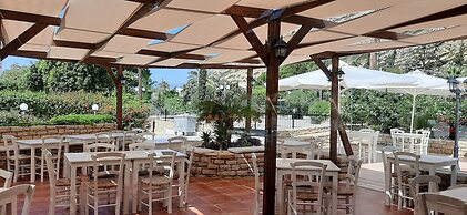 ELEATERRA HOTEL