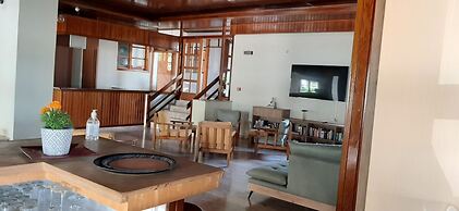 ELEATERRA HOTEL