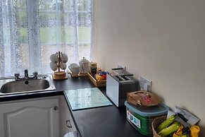 1 Bed Retreat-sleeps 2-secure Parking-garden