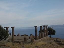 Assos No9 Hotel