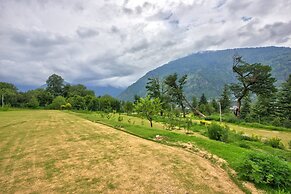 Anand Vardhan Resorts