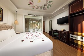 Golden Legend Palace Hotel