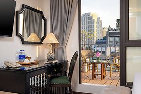 Golden Legend Palace Hotel