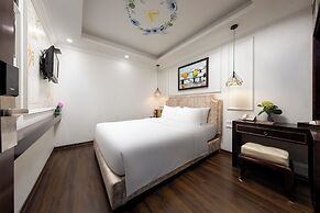 Golden Legend Palace Hotel