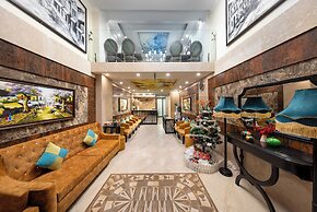 Golden Legend Palace Hotel