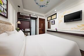 Golden Legend Palace Hotel