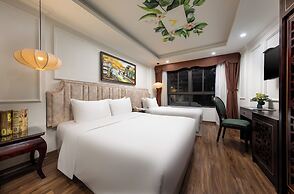 Golden Legend Palace Hotel