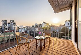 Golden Legend Palace Hotel