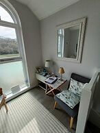 1 Bed Cottage - Sleeps 2 - Parking - Wifi