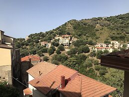 Centre of Pisciotta - Apt - Sleeps 4 - Seaside