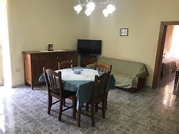 Centre of Pisciotta - Apt - Sleeps 4 - Seaside