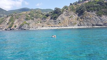 Centre of Pisciotta - Apt - Sleeps 4 - Seaside