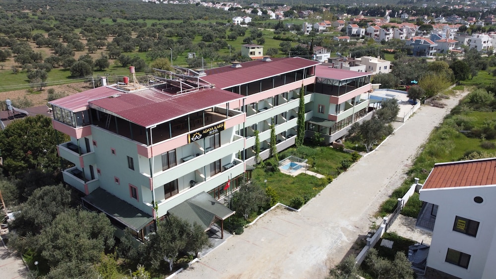 Adaya Karşı Otel