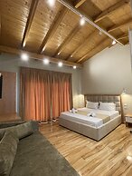 Arial Penthouse Suites