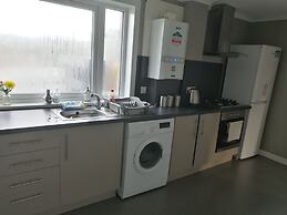 Inviting, Light and Airy 3-bed Apartment in Wick