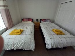 Inviting, Light and Airy 3-bed Apartment in Wick